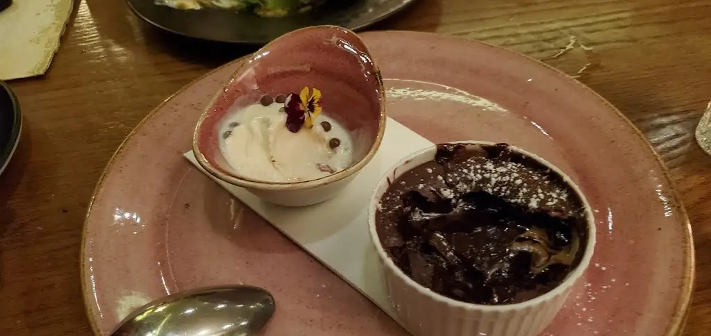 Rabbi Emily Losben-Ostrov_Opsopoion Maganeiai_Anatolikó_Bewertung