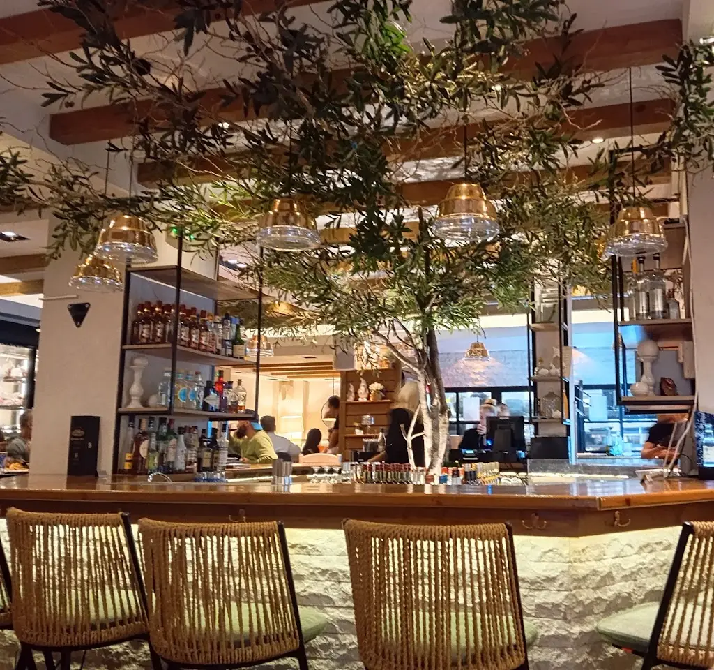 Loupino_Anatolikó_slider_image_3