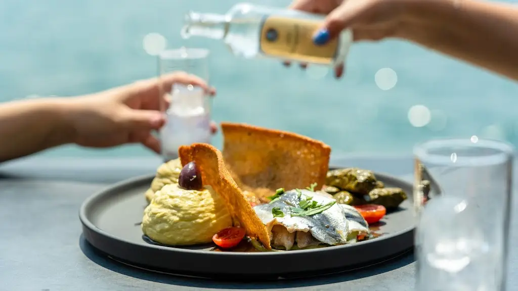 Kitchen Bar_Anatolikó_slider_image_3