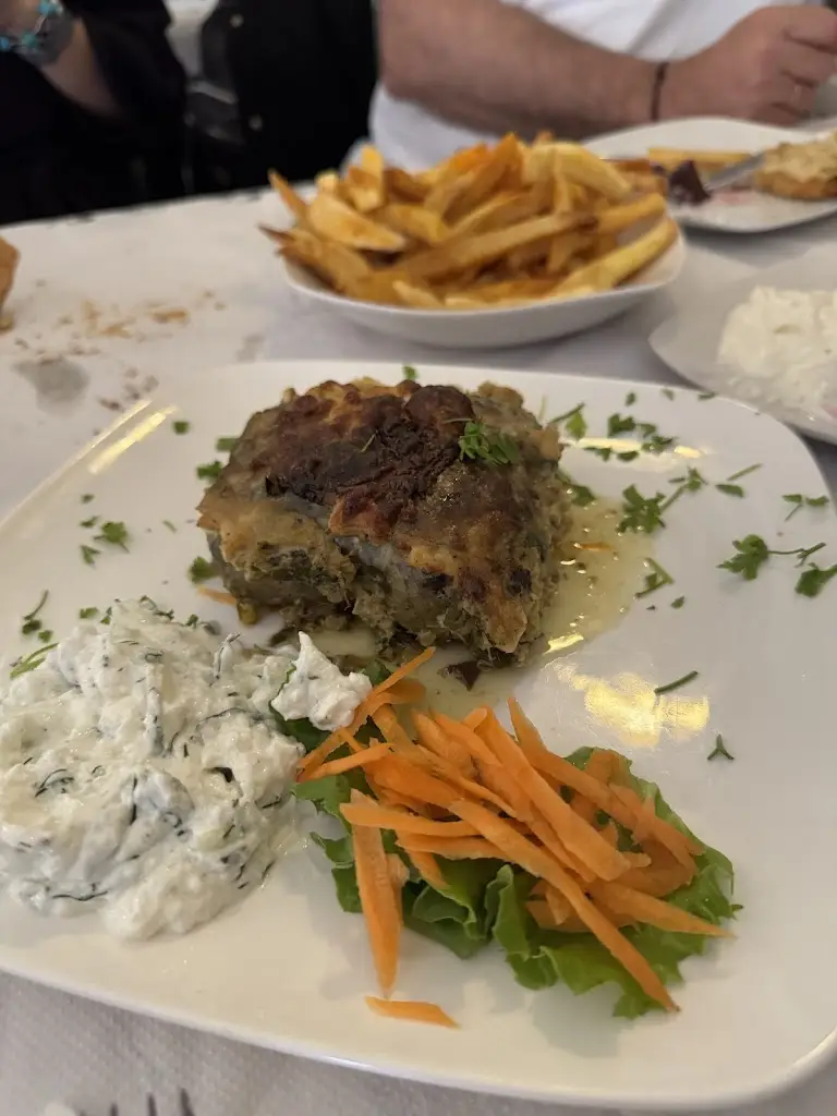 RG03_ΤΑΒΕΡΝΑ ΗΔΩΝΙΔΑ ΧΩΡΑ_Alistráti_reseña