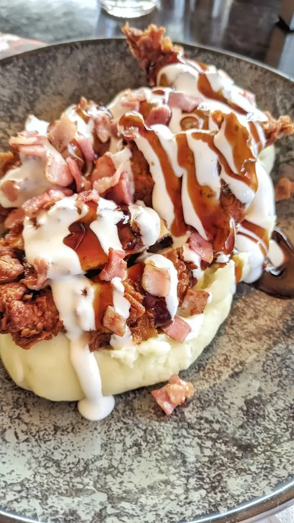 Mike Voutsidis_Aliment_Asprópyrgos_review