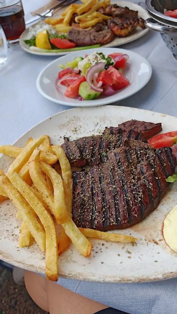 Μεζέ Μεζέ_Angelochóri_slider_image_2