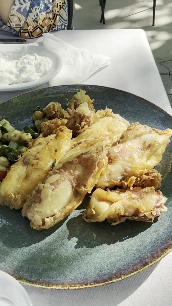 Ellinikon Fish Tavern_Angelochóri_slider_image_2