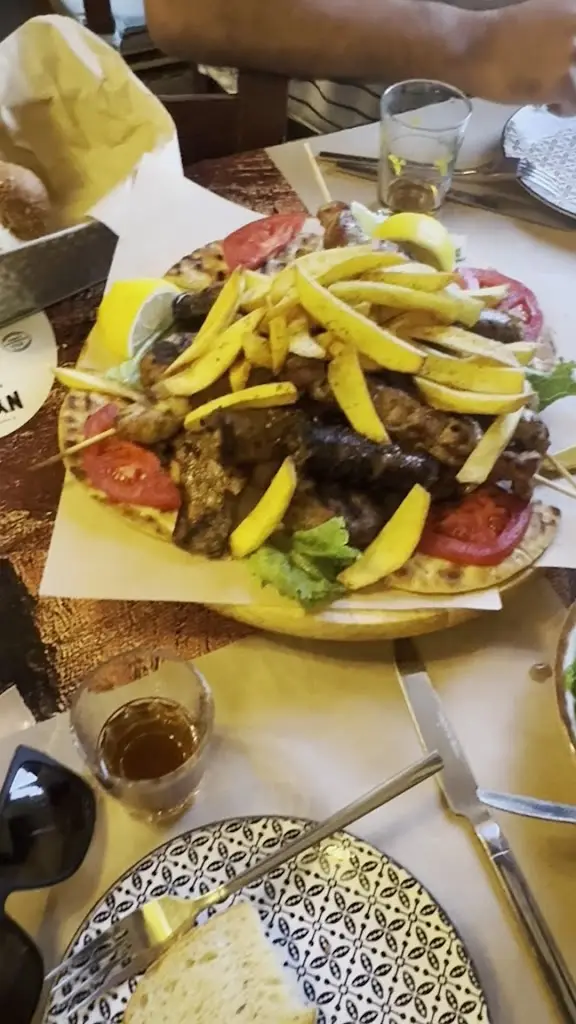 Ta Mezedakia_Angelochóri_slider_image_2