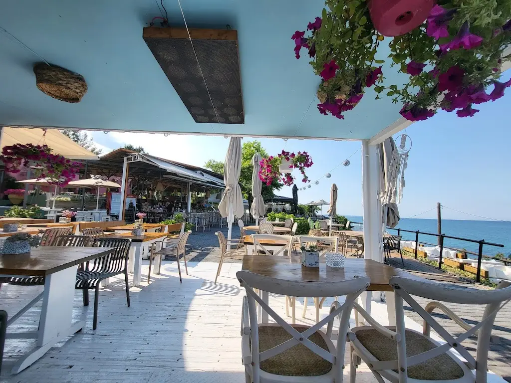 Veranda Seaside restaurante en Angelochóri