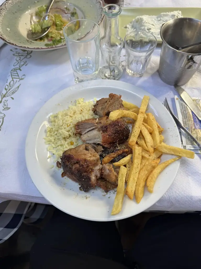 Tavern Archontiko_Aghios Panteleímon_slider_image_3