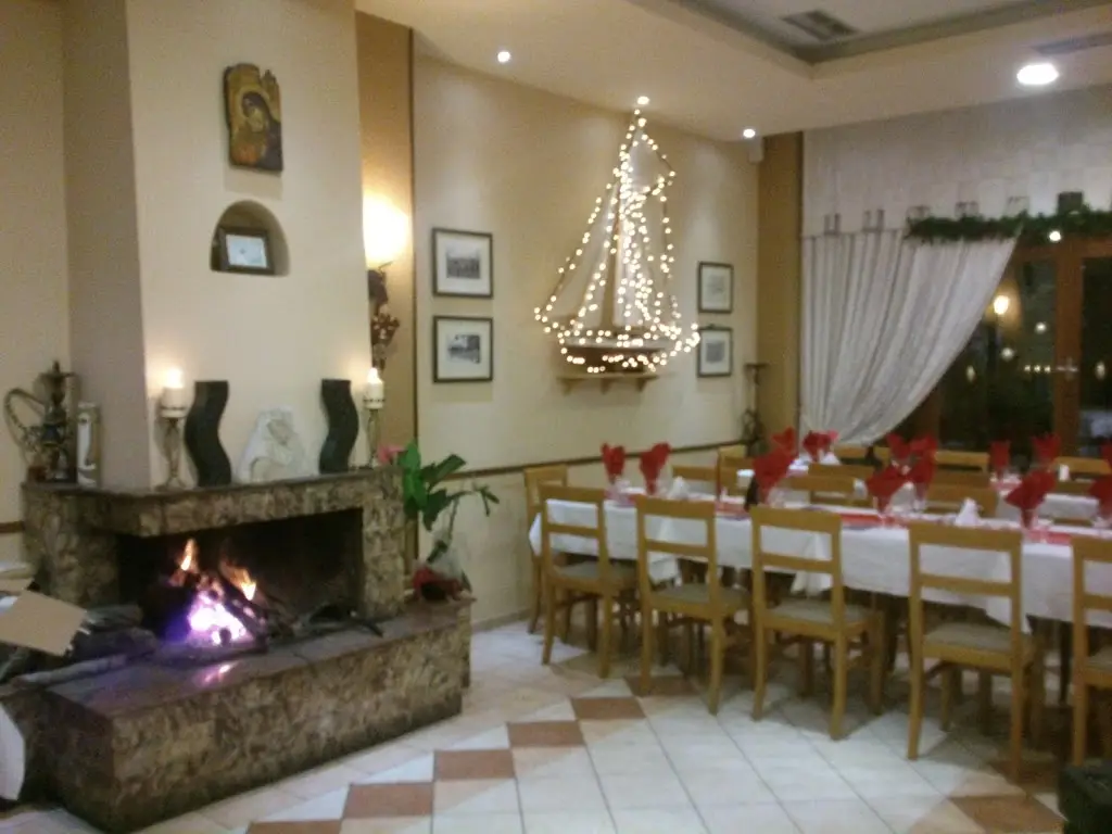 ΜΠΟΚΟΣ ΨΑΡΟΤΑΒΕΡΝΑ - BOKOS FISH RESTAURANT_Asprópyrgos_slider_image_1