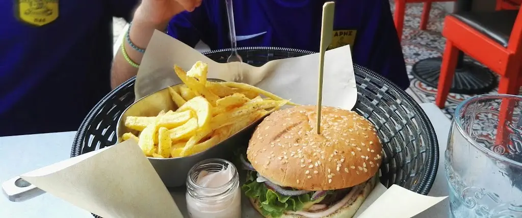 Parthena Aslanidou_Peinakothiki_Aridaía_Bewertung