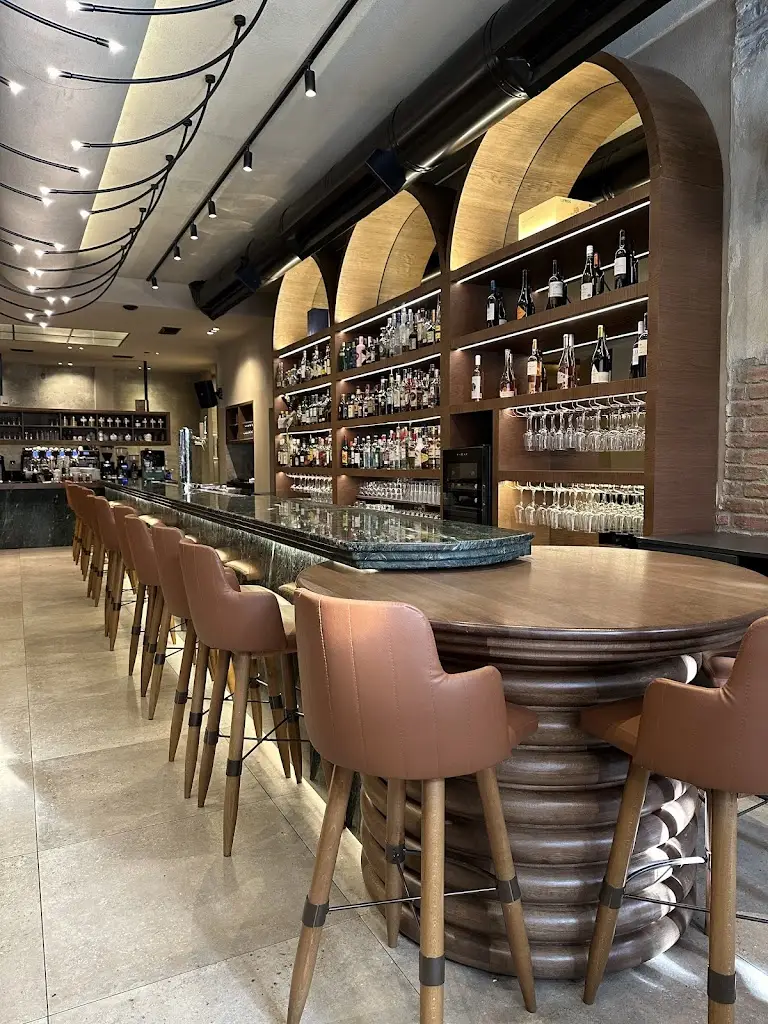 Coup Espresso & Wine Bar Restaurant in Aridaía