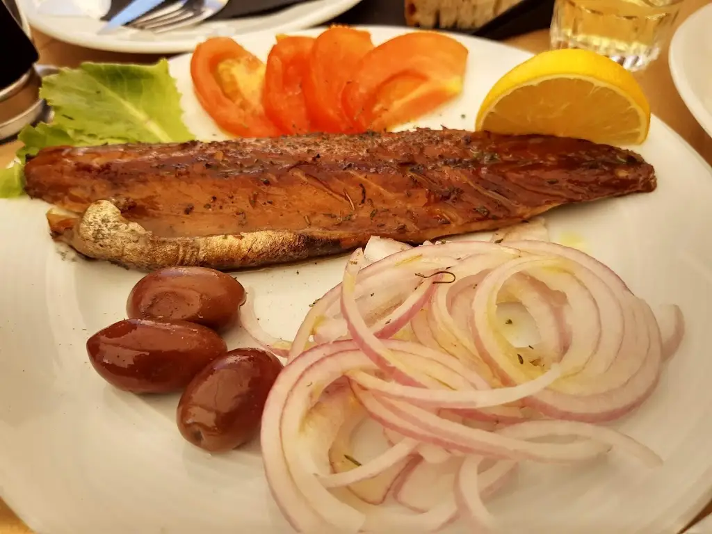 Asterios Dallas (Auto-Moto-Trip)_To Steki tou Kosma_Aridaía_review