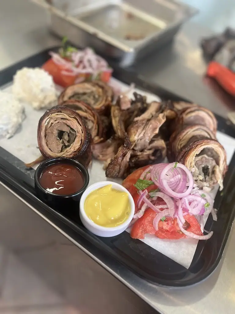 Σούβλες Εν Χορώ_Aridaía_slider_image_2