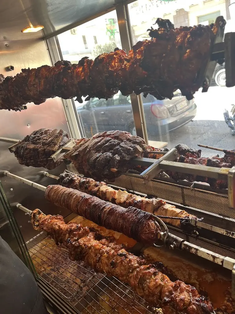 Σούβλες Εν Χορώ_Aridaía_slider_image_3