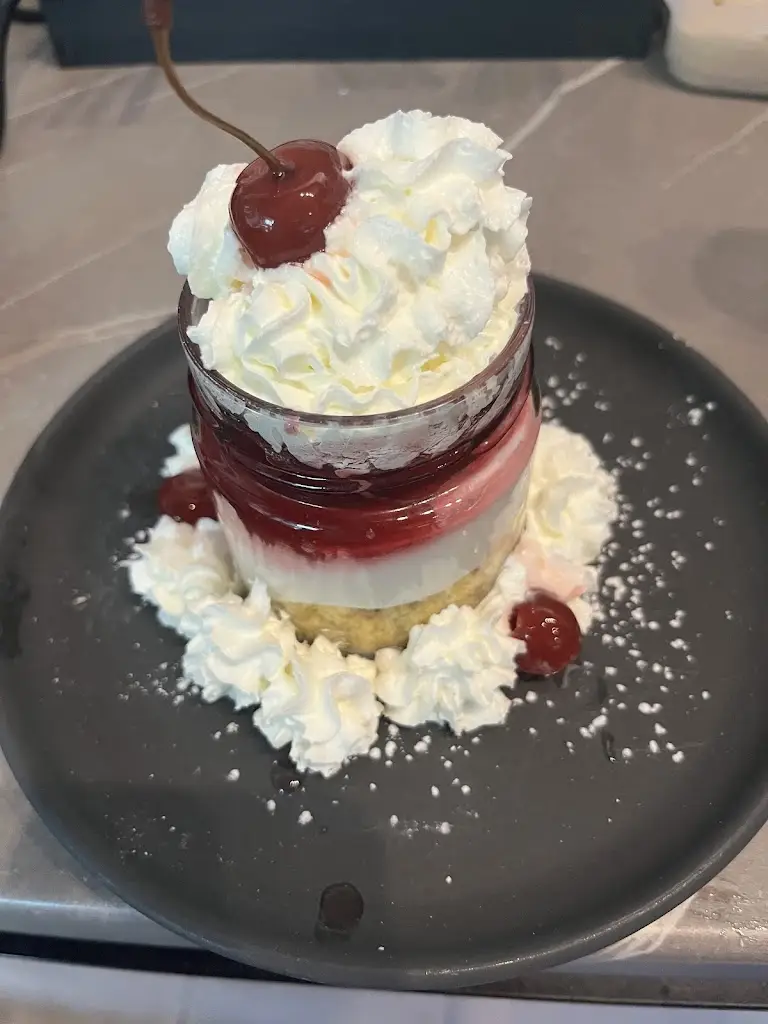 Eleni Cafe Bistrot_Arnaía_slider_image_3