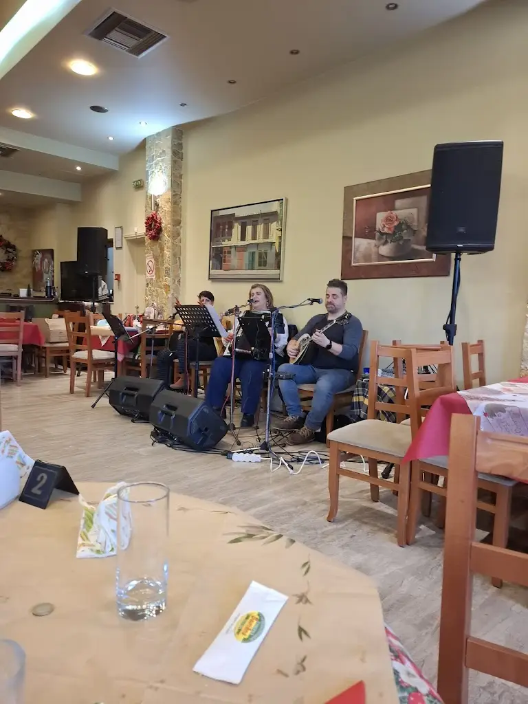 Leonidas Michael_Taverna Basilis_Asprópyrgos_review