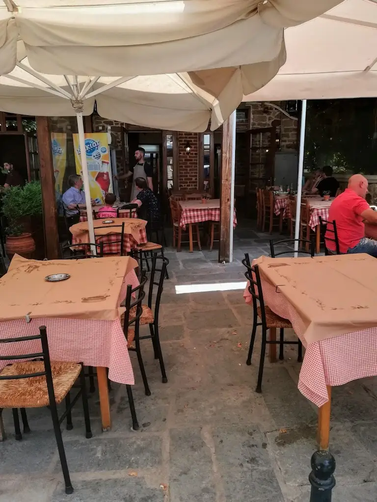 "To Nostimo" Tavern Restaurant in Arnaía