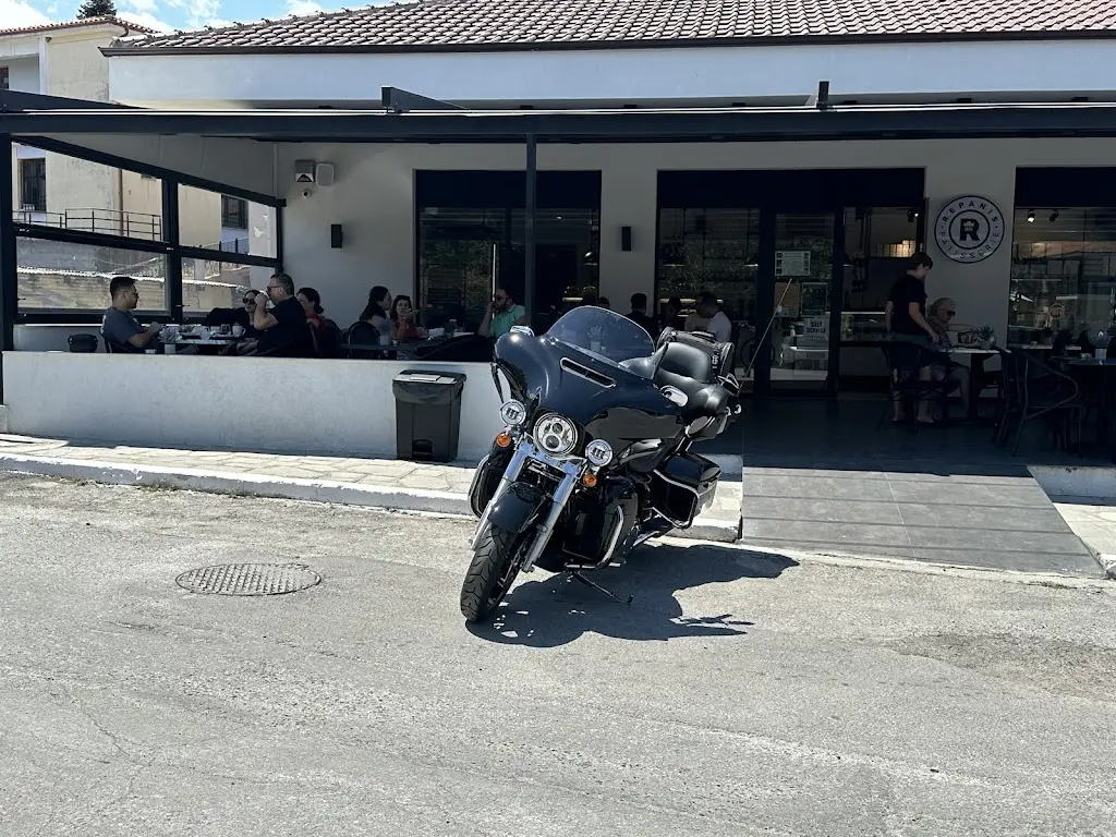 Onur Ozdemir_Repanis Patisserie_Arnaía_Bewertung