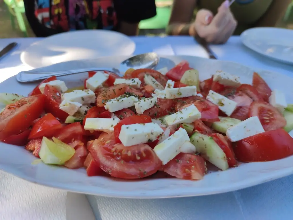 Vasilis Petrou_Ταβέρνα «Ο Σώγαμπρος» (Sogambros)_Arnaía_Bewertung