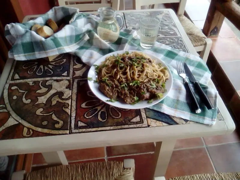 Raki with Greece_Arnaía_slider_image_3