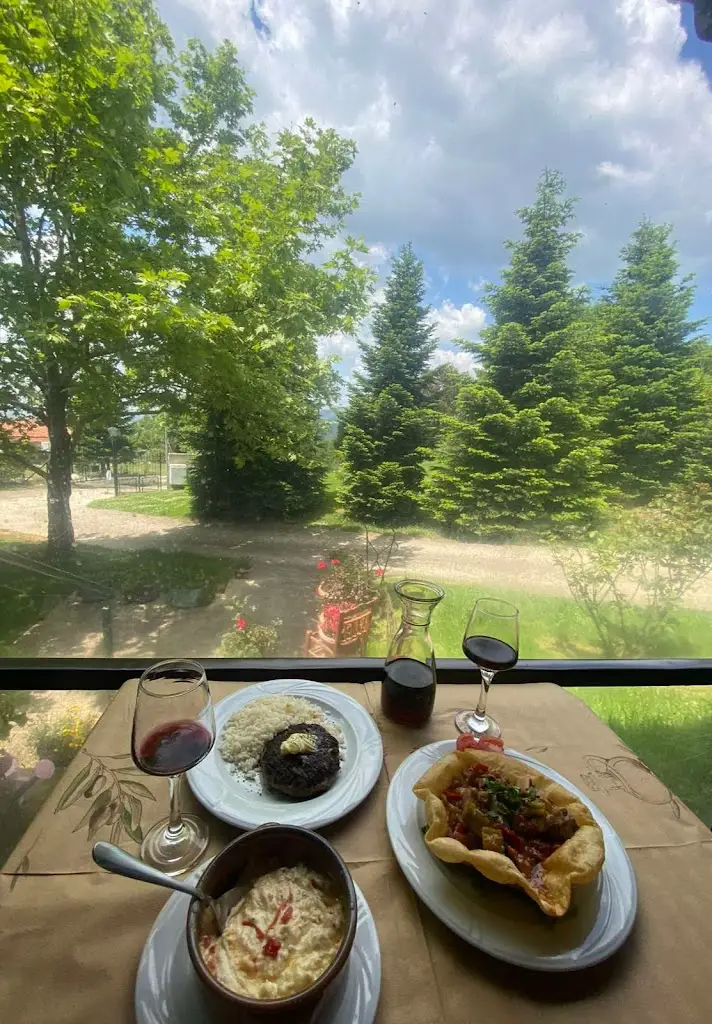 Menü_Domaine Ntaraka Traditional food_Arnaía_Bild_5