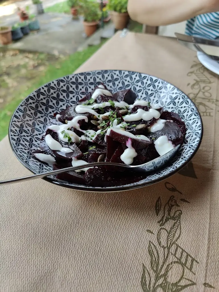 Vlad Cristian_Domaine Ntaraka Traditional food_Arnaía_Bewertung