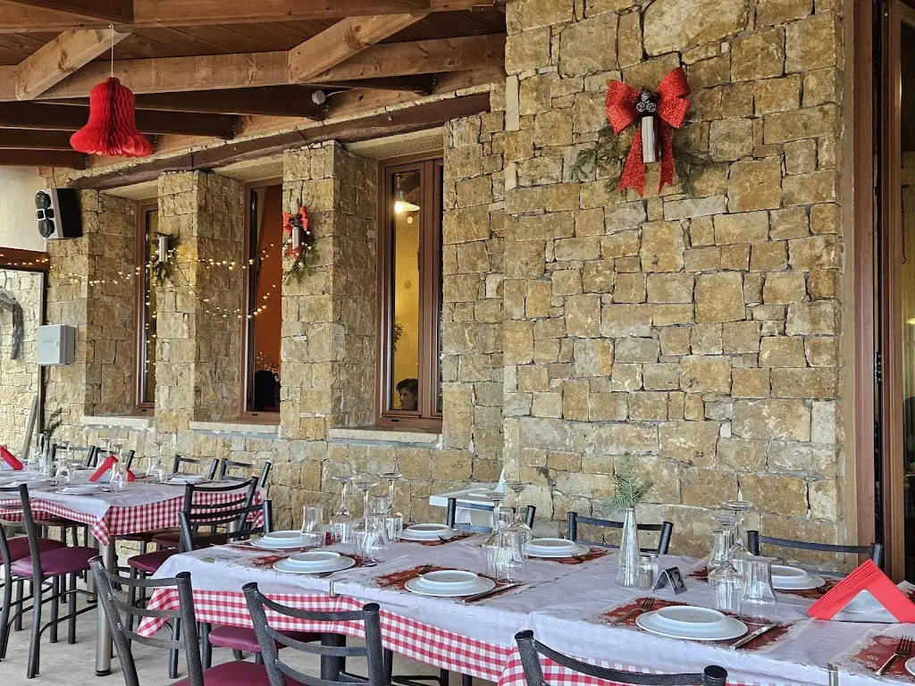 Domaine Ntaraka Traditional food_Arnaía_slider_image_1