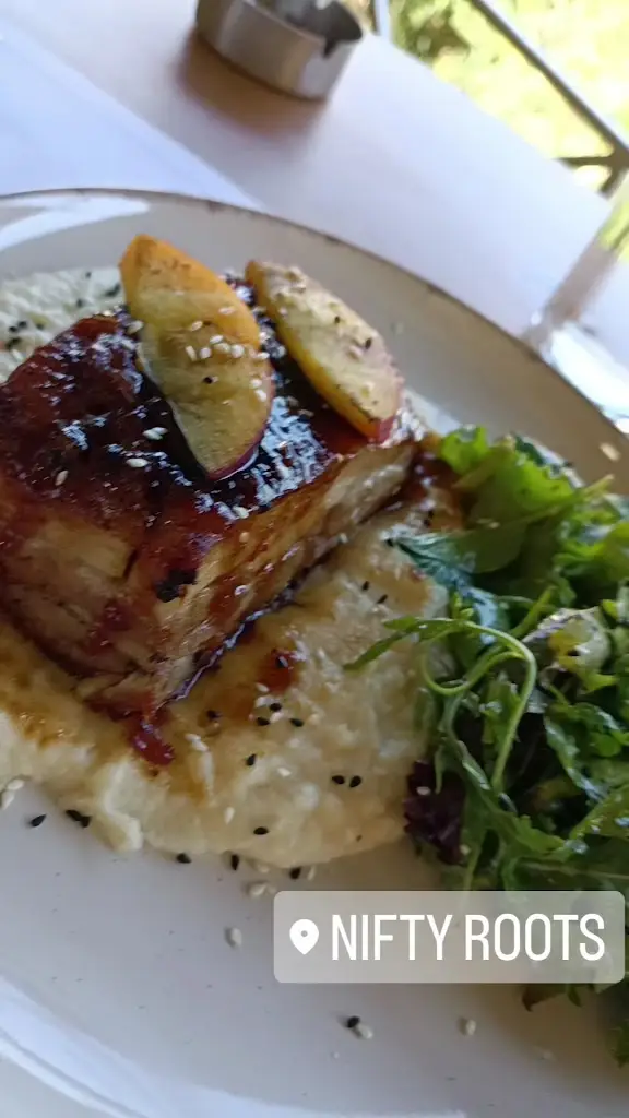 Nifty Roots_Asvestochóri_slider_image_2