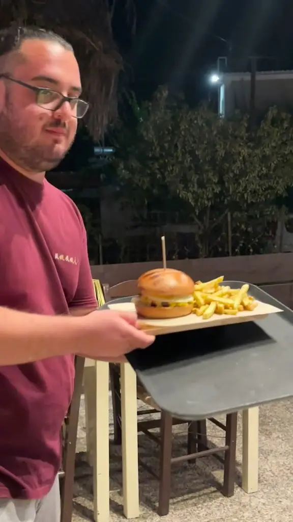 Umami Cocktail Restaurant_Artémida_slider_image_2