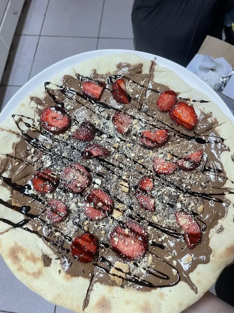 Πιτσαρία Status_Axioúpoli_slider_image_2