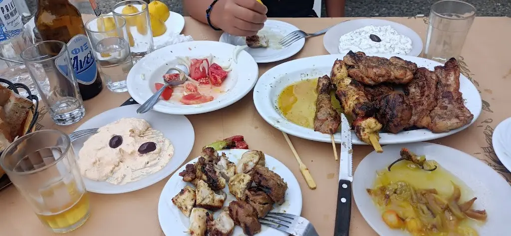 Thodoros Restaurant in Axioúpoli