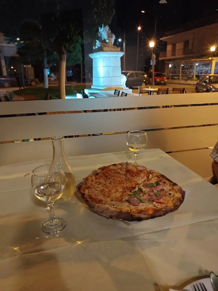 Casa Di Pizza_Axioúpoli_slider_image_3