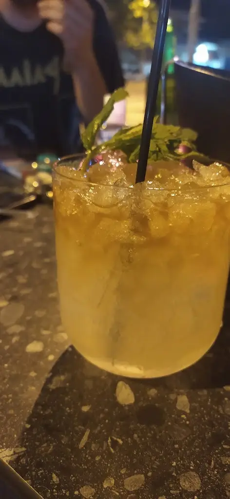 Menü_Three dots Bistrot_Chalástra_Bild_5