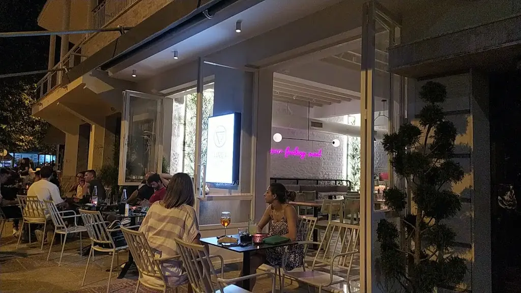 Dimitris Lamp_Three dots Bistrot_Chalástra_Bewertung