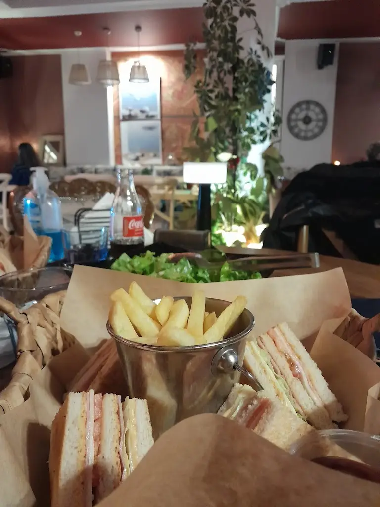 Menü_La Piazza Restaurant and Pub_Chalástra_Bild_5