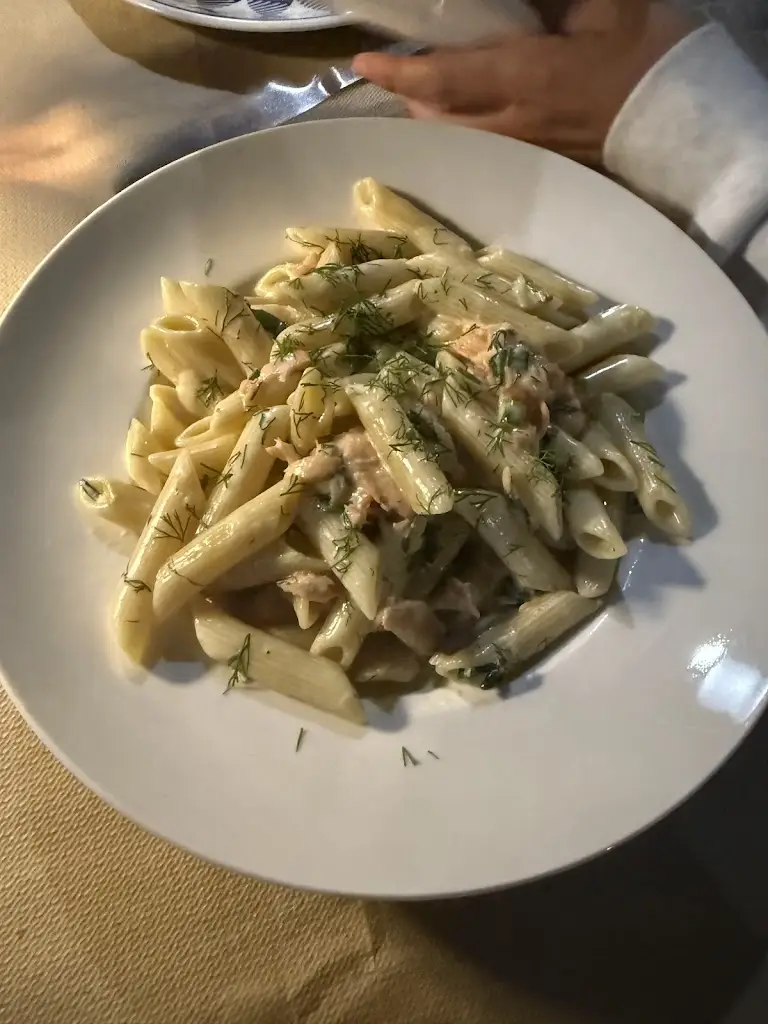 Sofie S_Ta Delfinia_Artémida_review