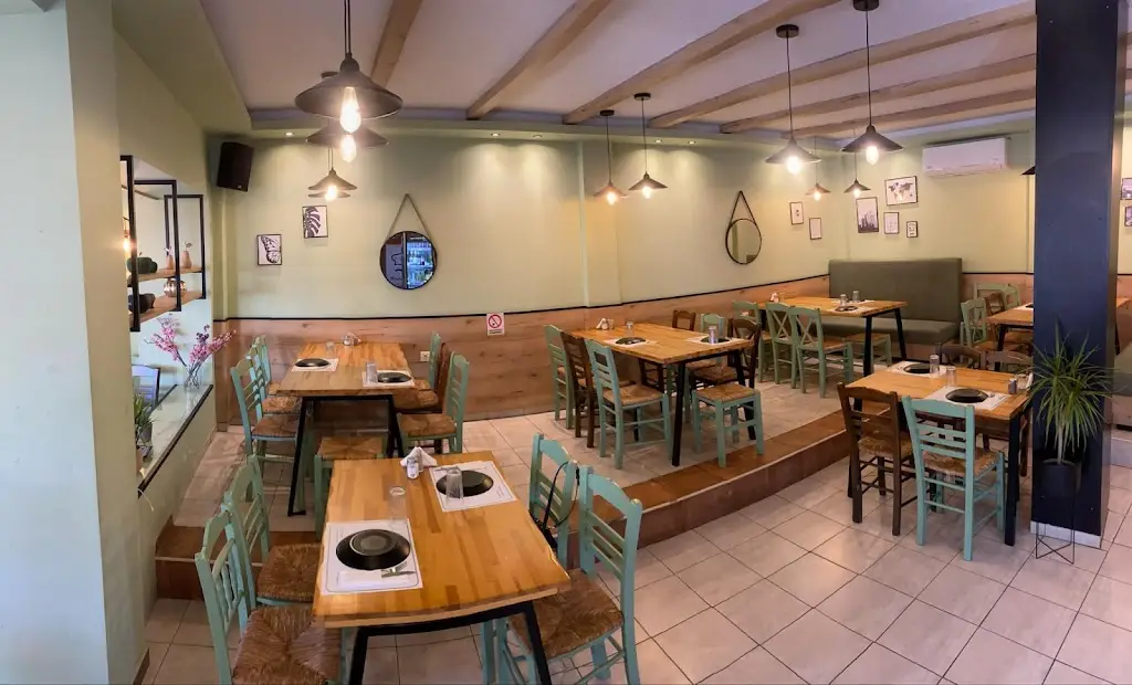 Ταβέρνα Φουσκωτός Restaurant in Chalkidóna