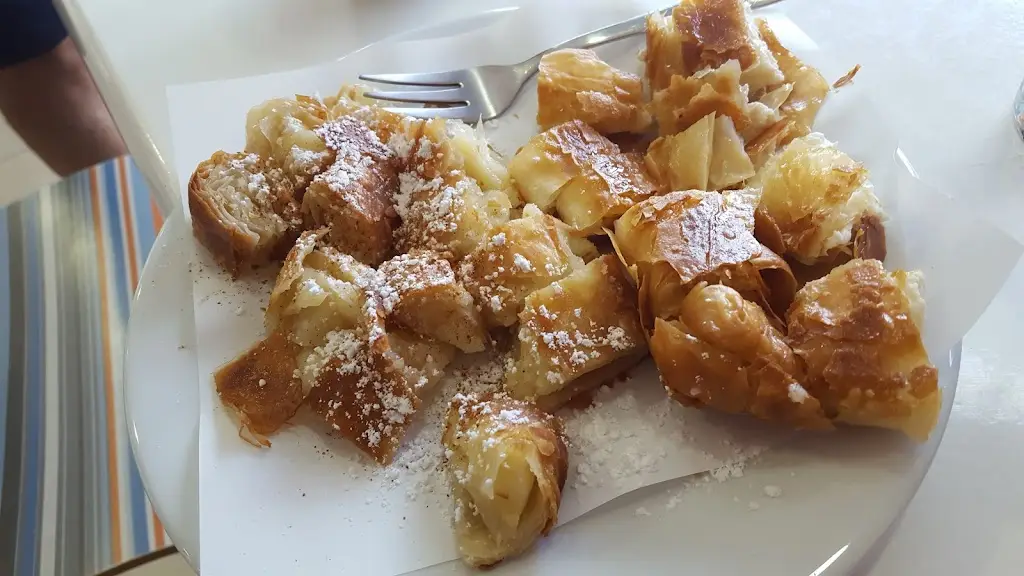 powdered cinnamon_Chalkidóna_slider_image_2