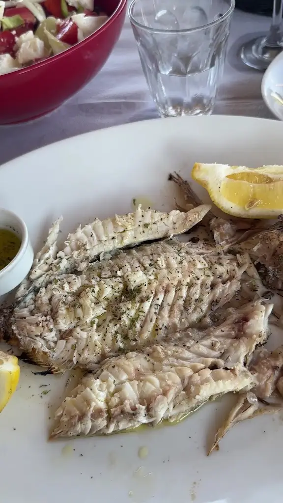 TAVERNA CHRISTINA FISH RESTAURANT_Artémida_slider_image_2