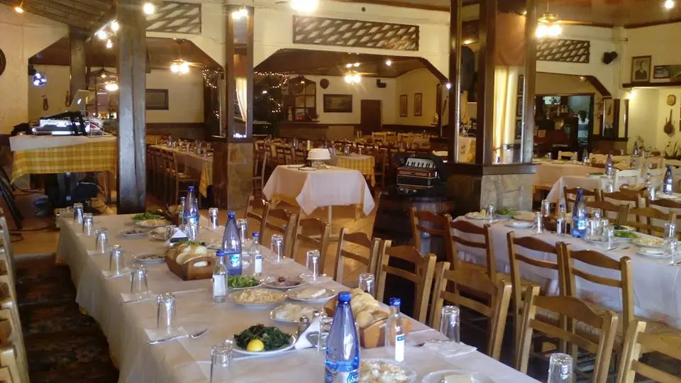 Таверна Куциубас Restaurant in Chrysochórafa