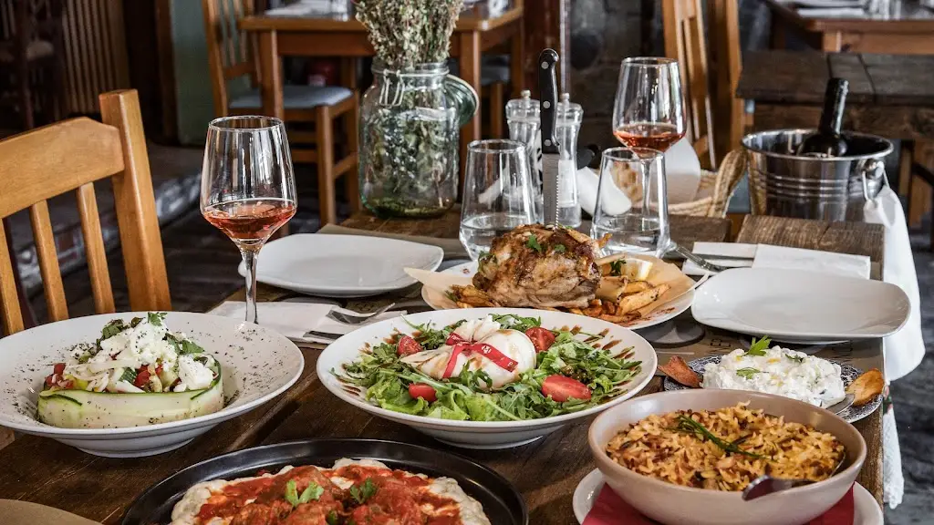 Barba Giorgis Tavern_Chrysochórafa_slider_image_3