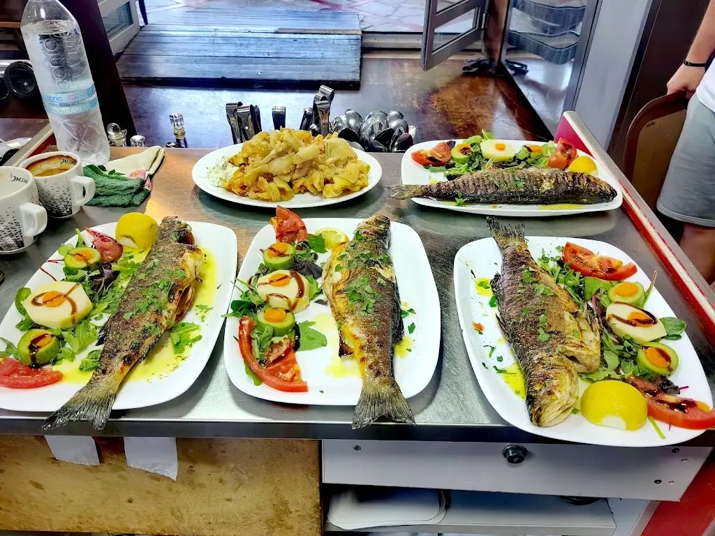 Fifty-fifty cafe restaurant_Asproválta_slider_image_2