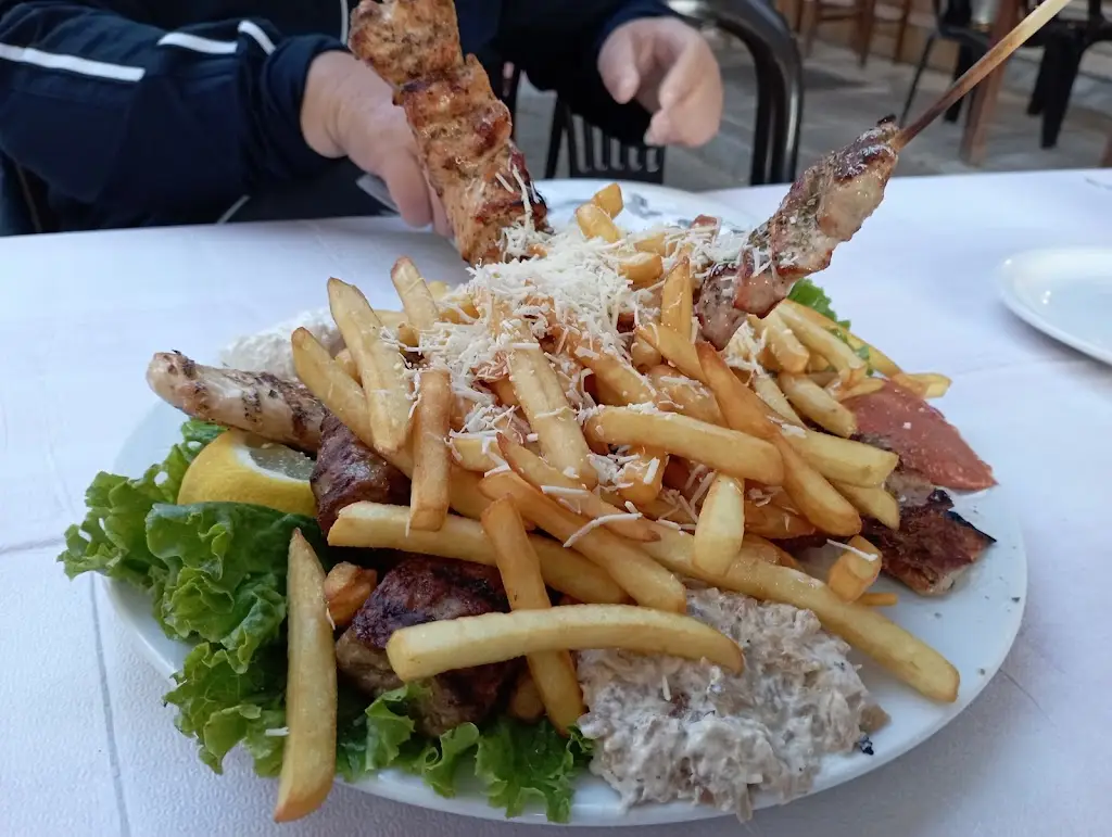 Menü_Massiseto Burger House_Asproválta_Bild_8