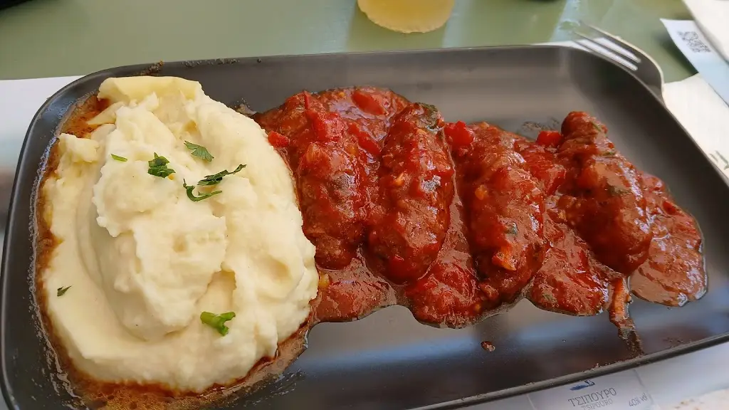 To Spitiko_Asproválta_slider_image_3