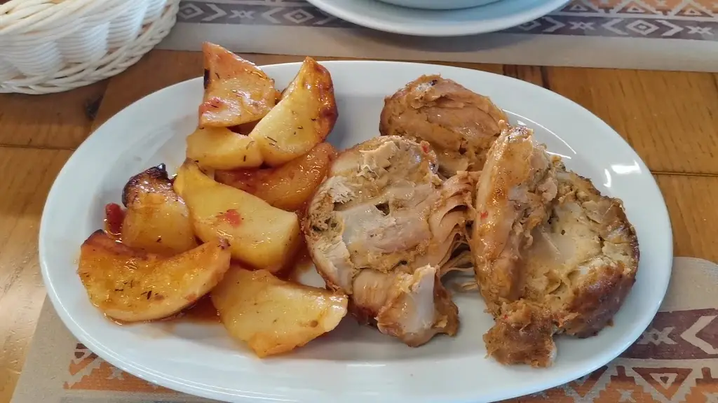 Konstantinoupolis_Asproválta_slider_image_2