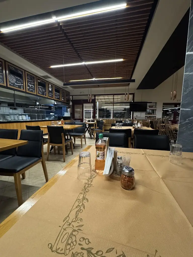 Konstantinoupolis_Asproválta_slider_image_3