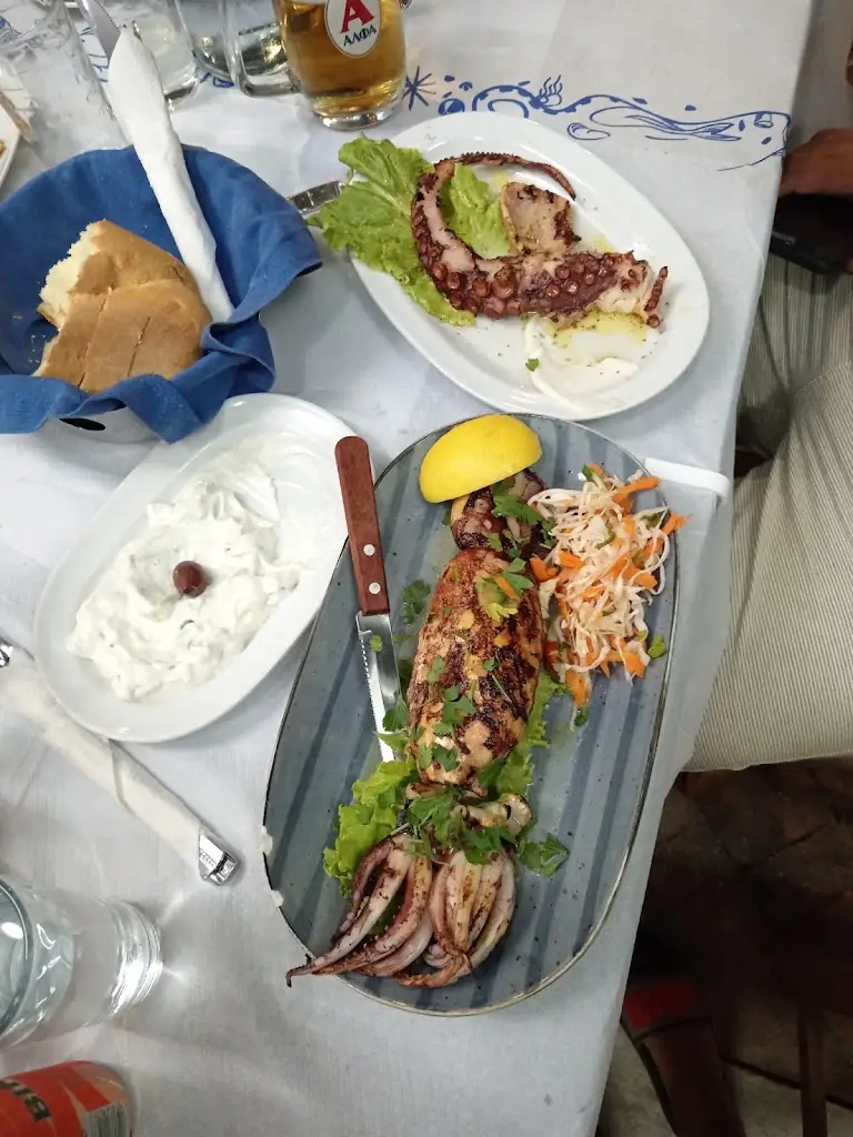 Marius Andrei Poenar_Ψαροταβέρνα 