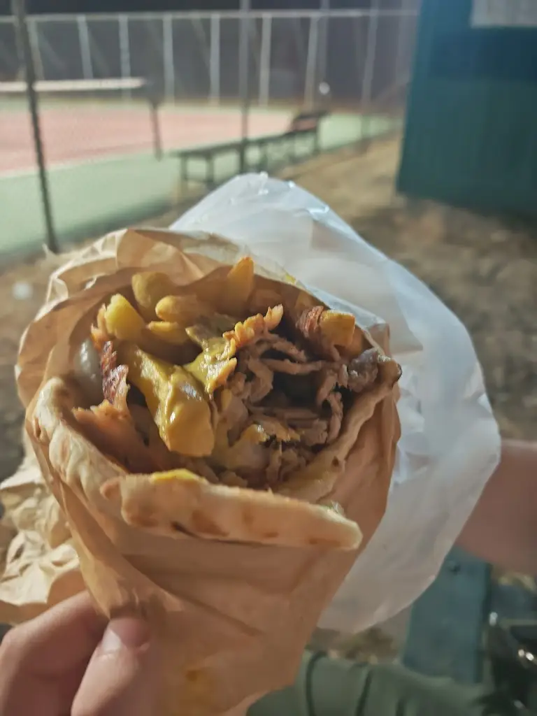 Necaa_To Goniako_Asproválta_review