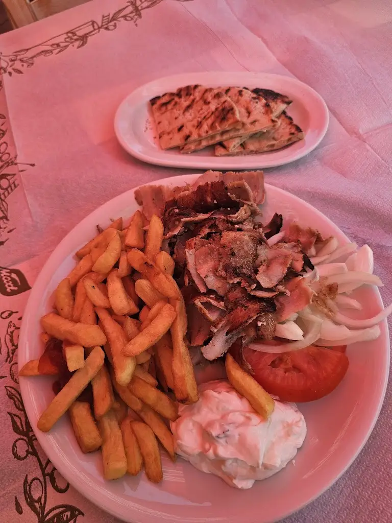 Zeljko Ivanovic_To Goniako_Asproválta_review