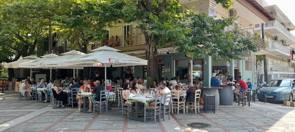 To Goniako Restaurant in Asproválta