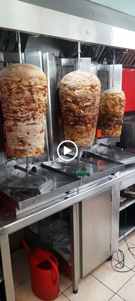 To Goniako_Asproválta_slider_image_2