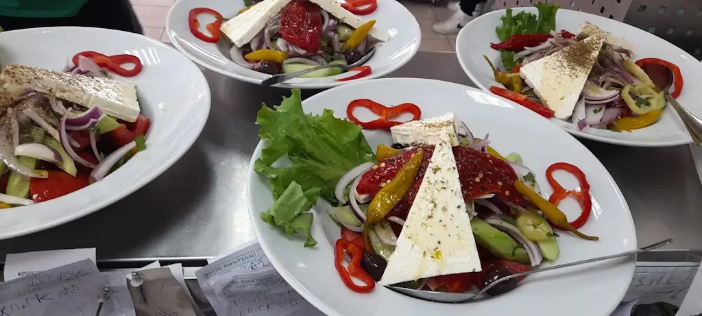 To Goniako_Asproválta_slider_image_3